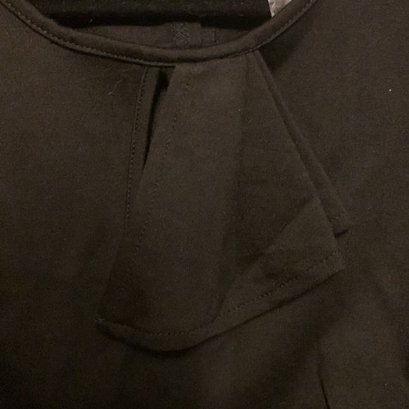 Keyhole Top - Picture 8 of 8